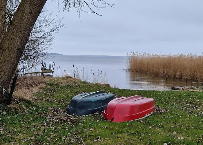 Hébergement de vacances Schwedenhaus, Am Achterwasser, Urlaub Mit Hund Lutow